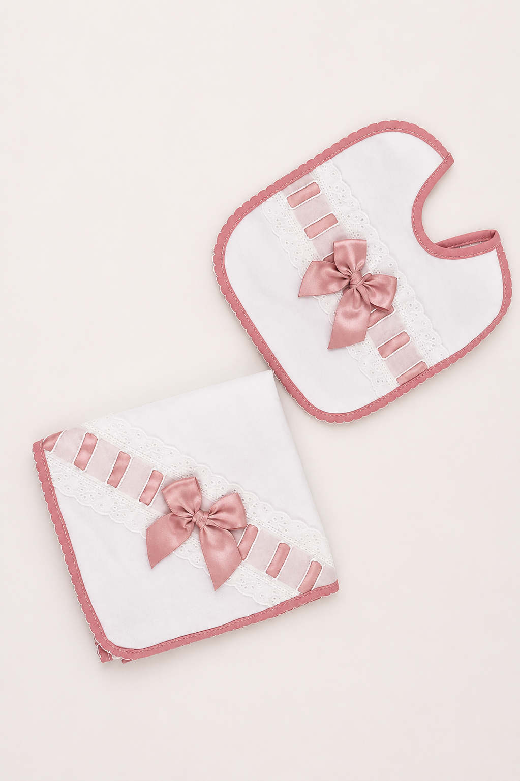 Conjunto babete + fralda
