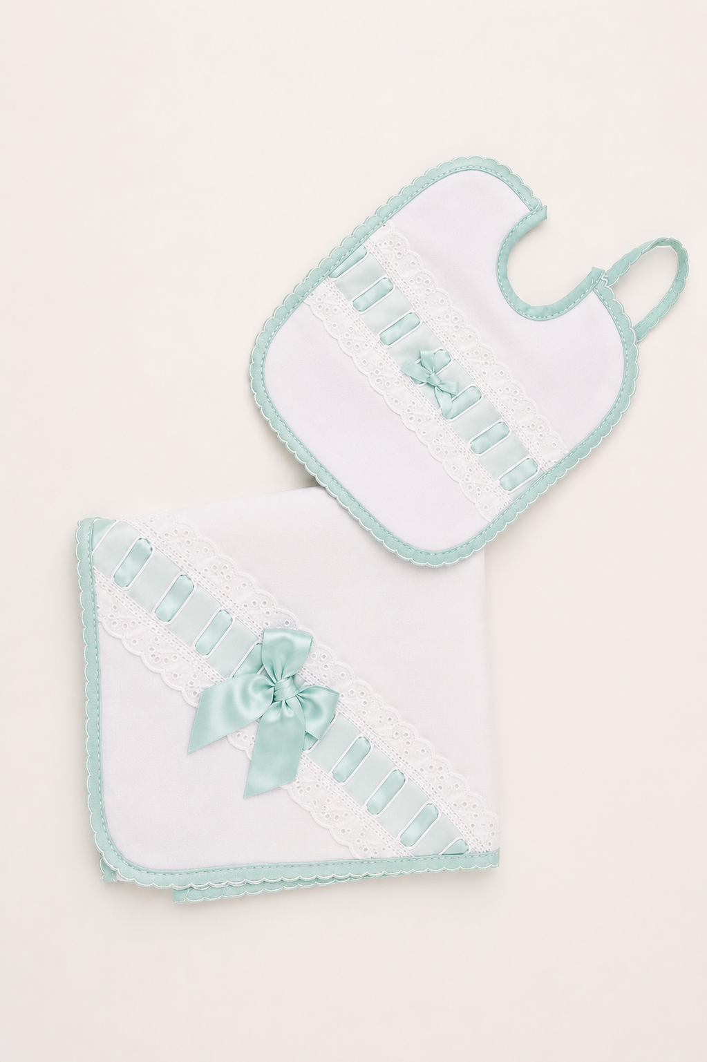 Conjunto babete + fralda